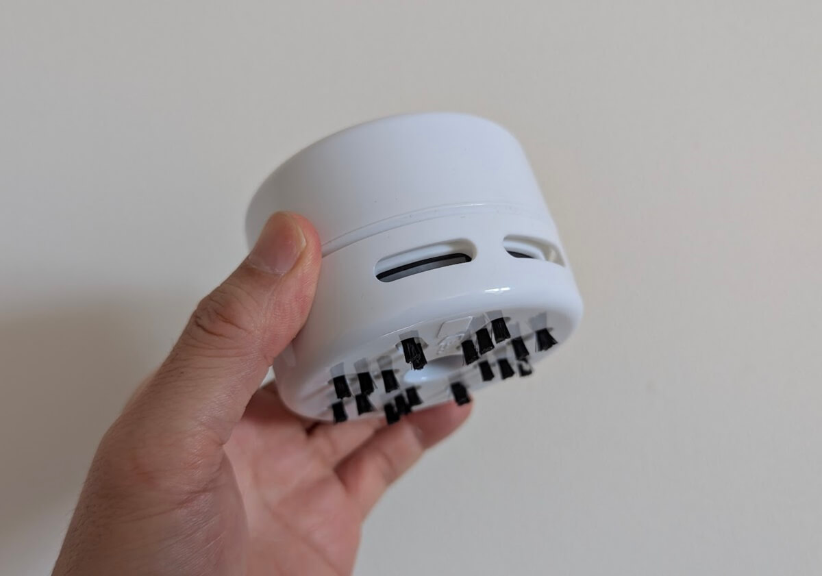 ダイソー500円卓上クリーナー