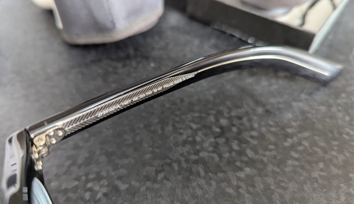 ゾフ・存在感のあるウェリントンフレーム