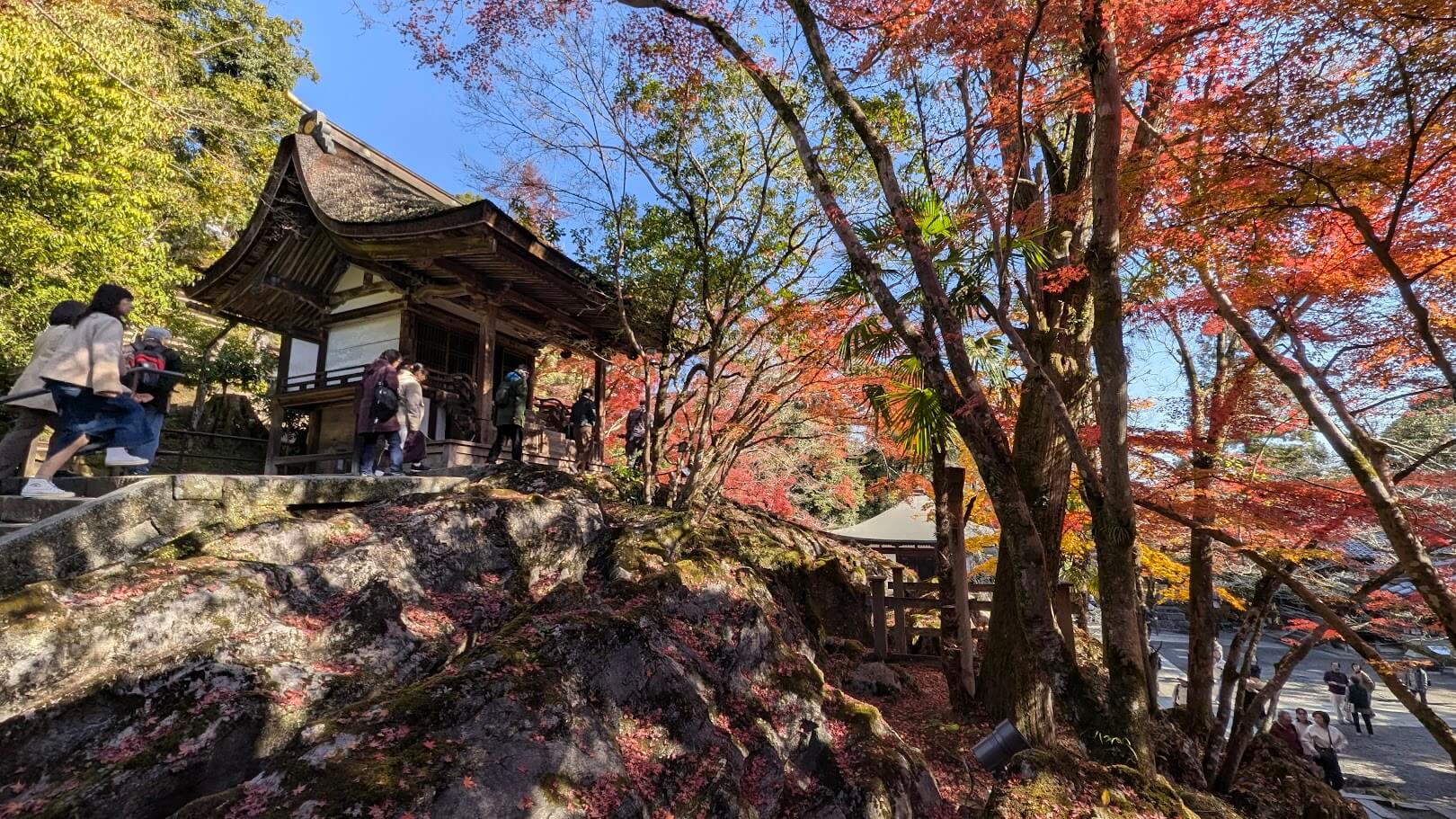 大津・石山寺本堂