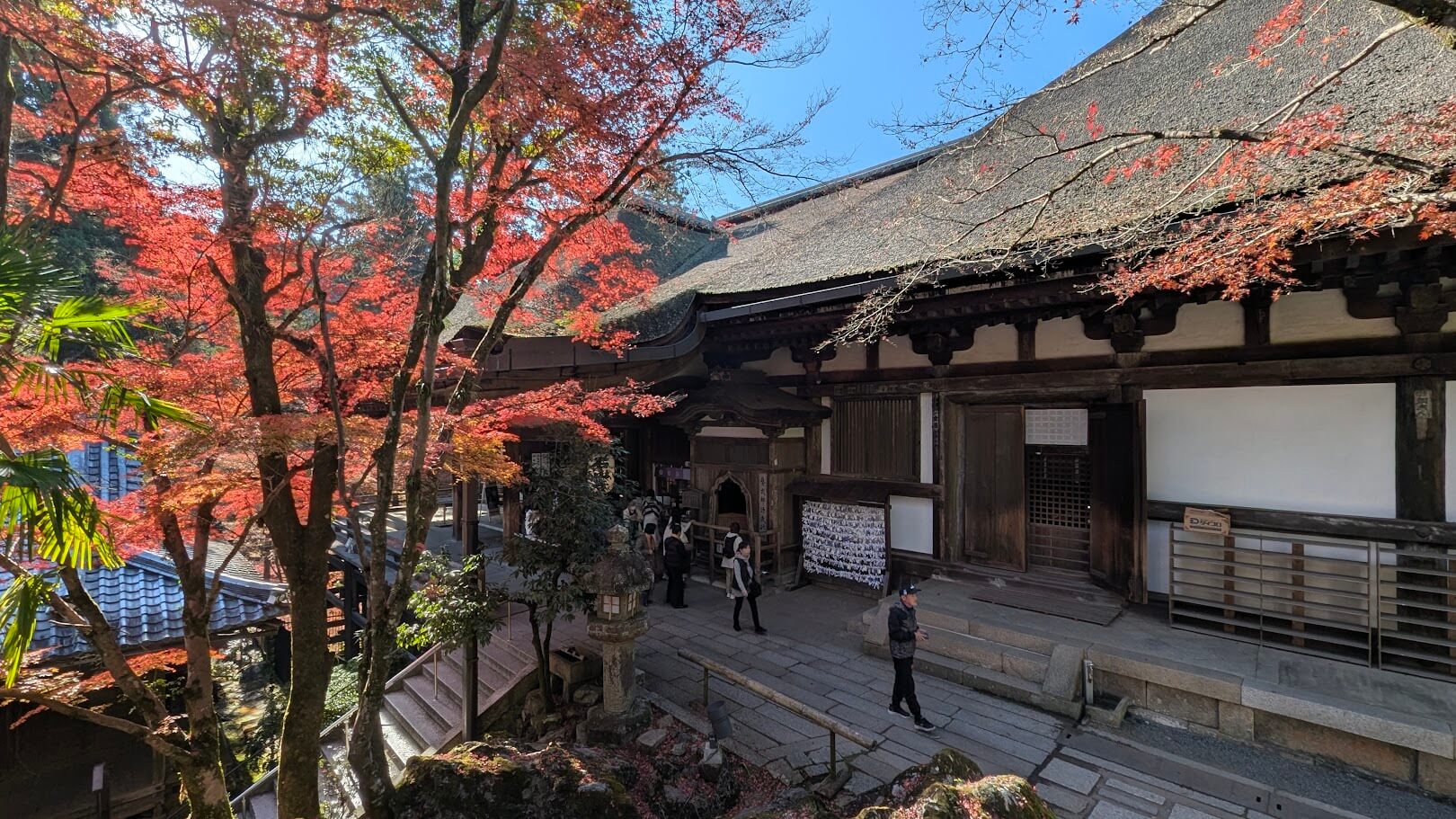 大津・石山寺本堂