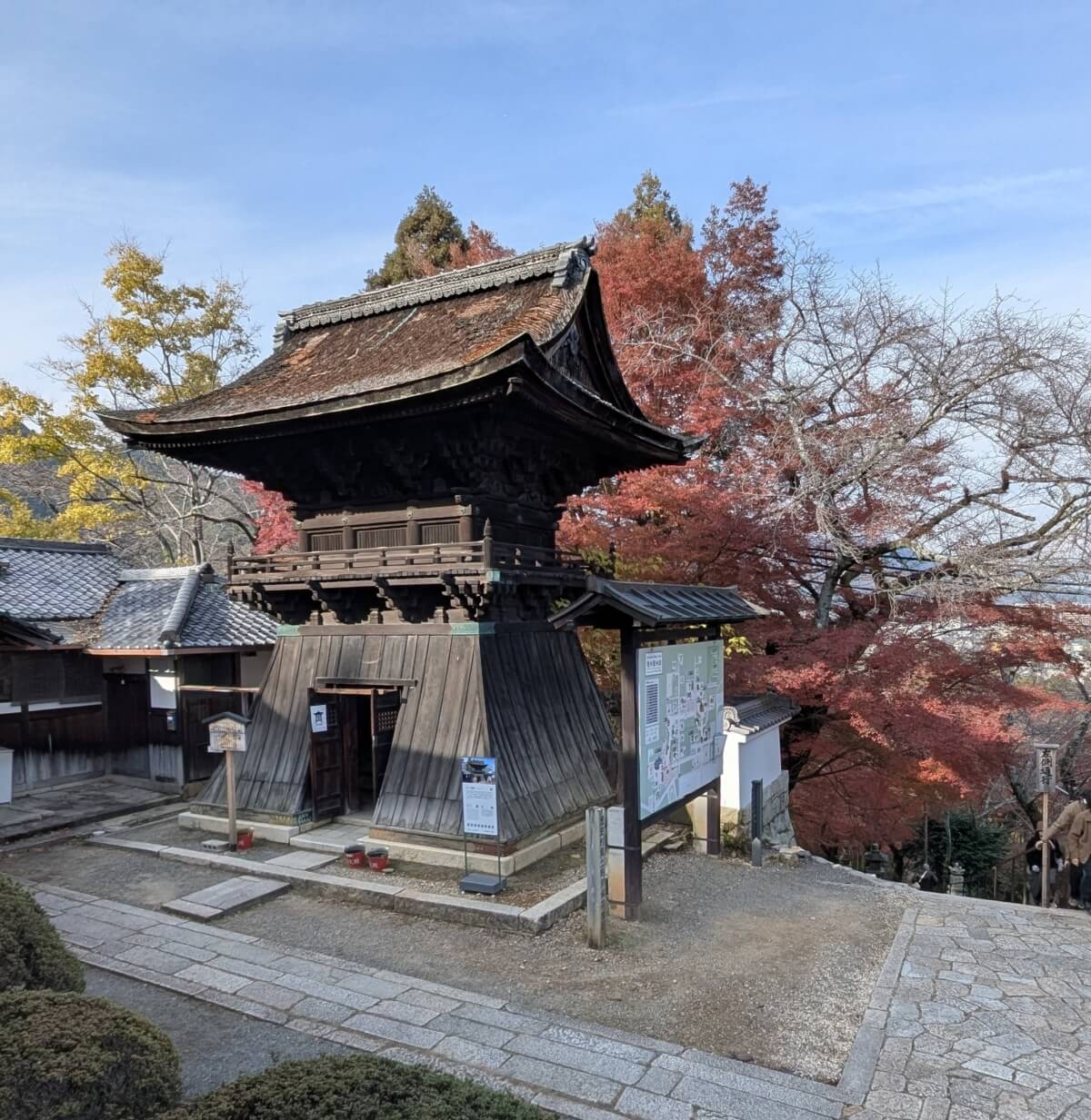 三井寺・観音堂方面