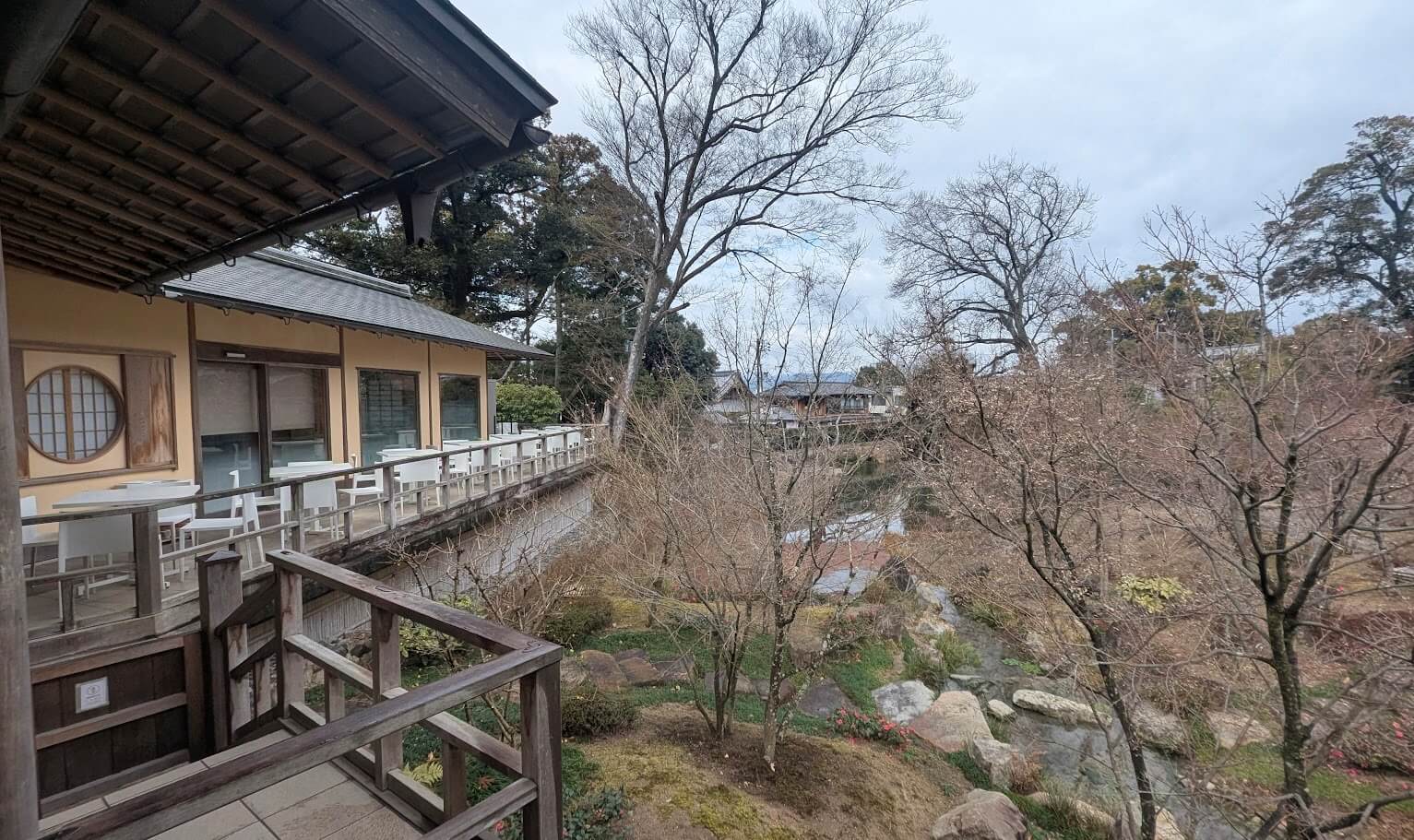 伏見稲荷大社・白狐