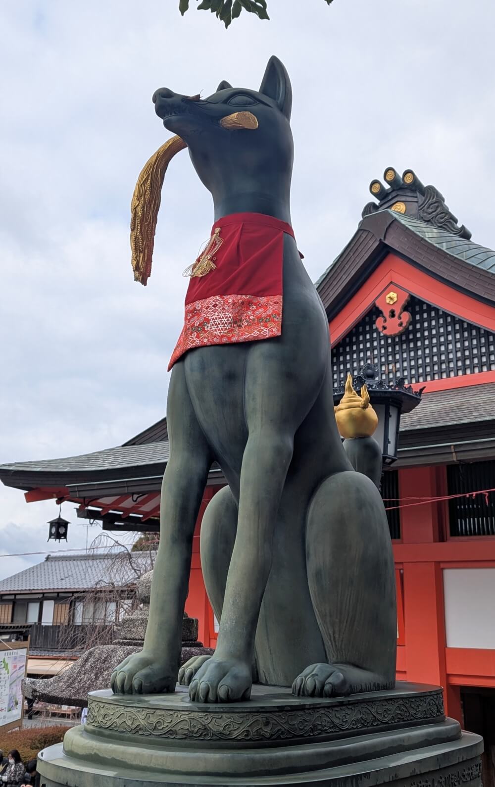 伏見稲荷大社・白狐