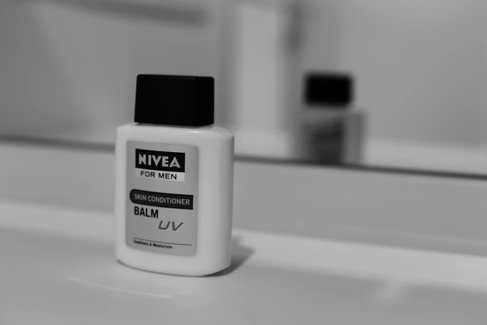 ニベアフォーマン　スキンコンディショナー　バーム　nivea skin conditioner BALM UV
