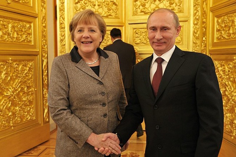 プーチンロシア大統領　ドイツメルケル首相　Petersburg_Vladimir Vladimirovich Putin_Angela Dorothea Merkel