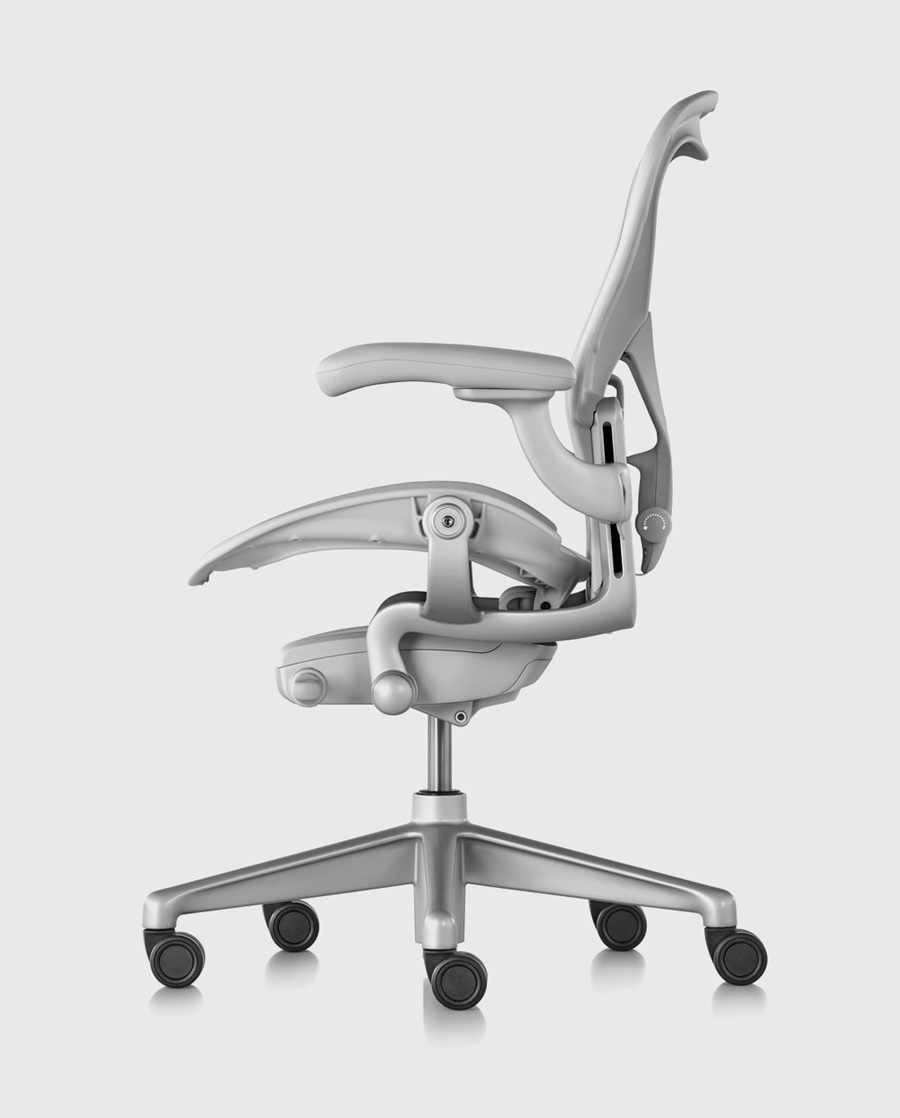 ハーマン・ミラー　リマスターされた新型アーロンチェア　herman-miller-just-redesigned-its-iconic-aeron-chair-3