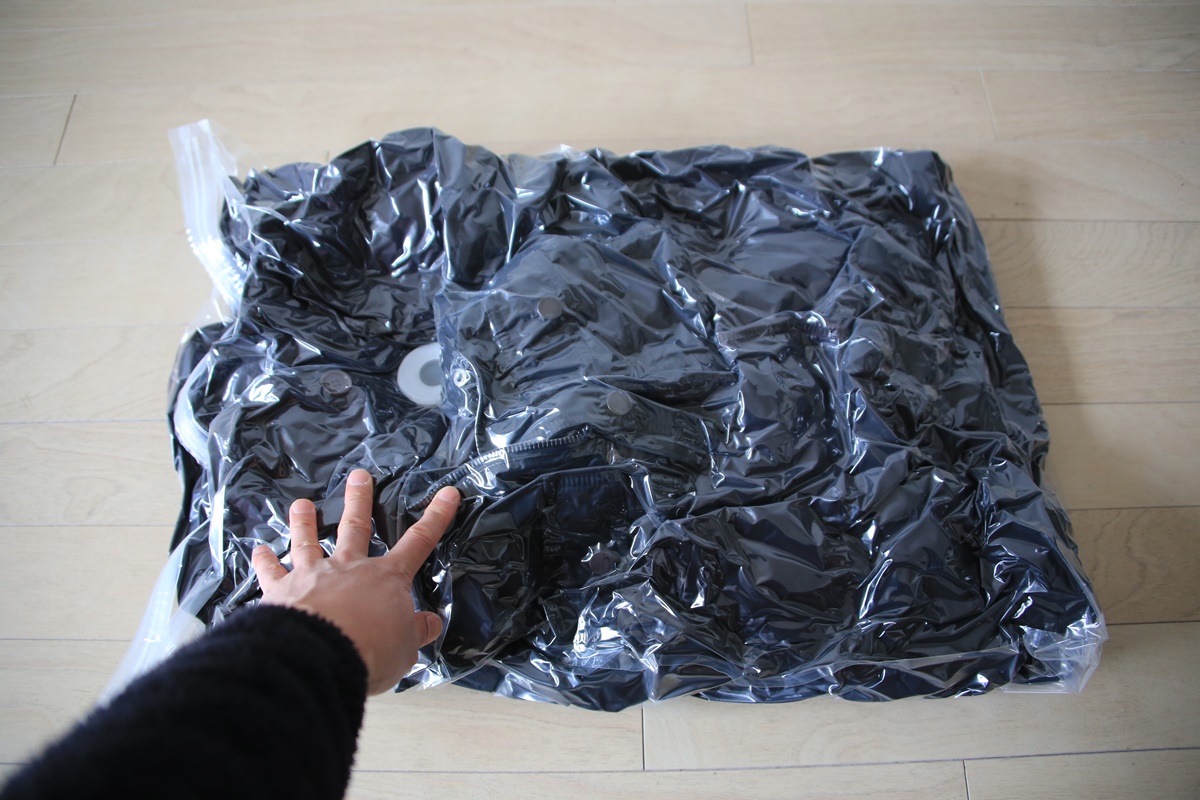 asshukubukuro (1)　簡単圧縮！超薄型バルブ式衣類圧縮袋コンパクト