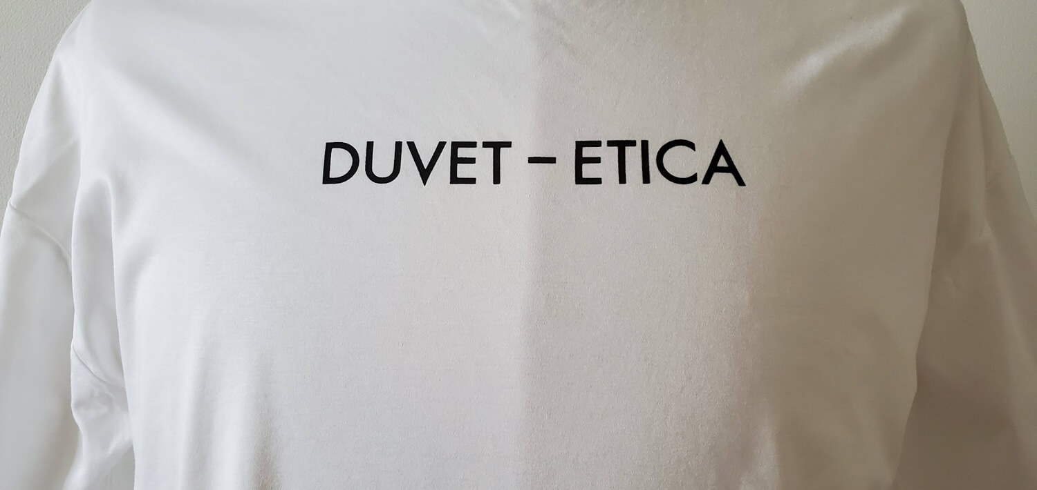 デュベティカ　Tシャツ
