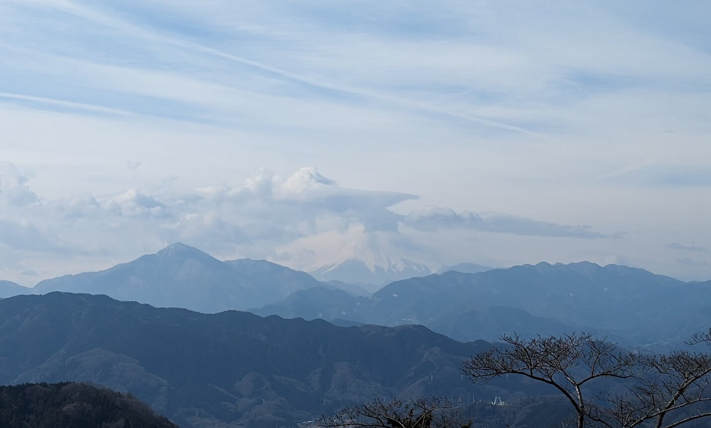高尾山 x 富士山